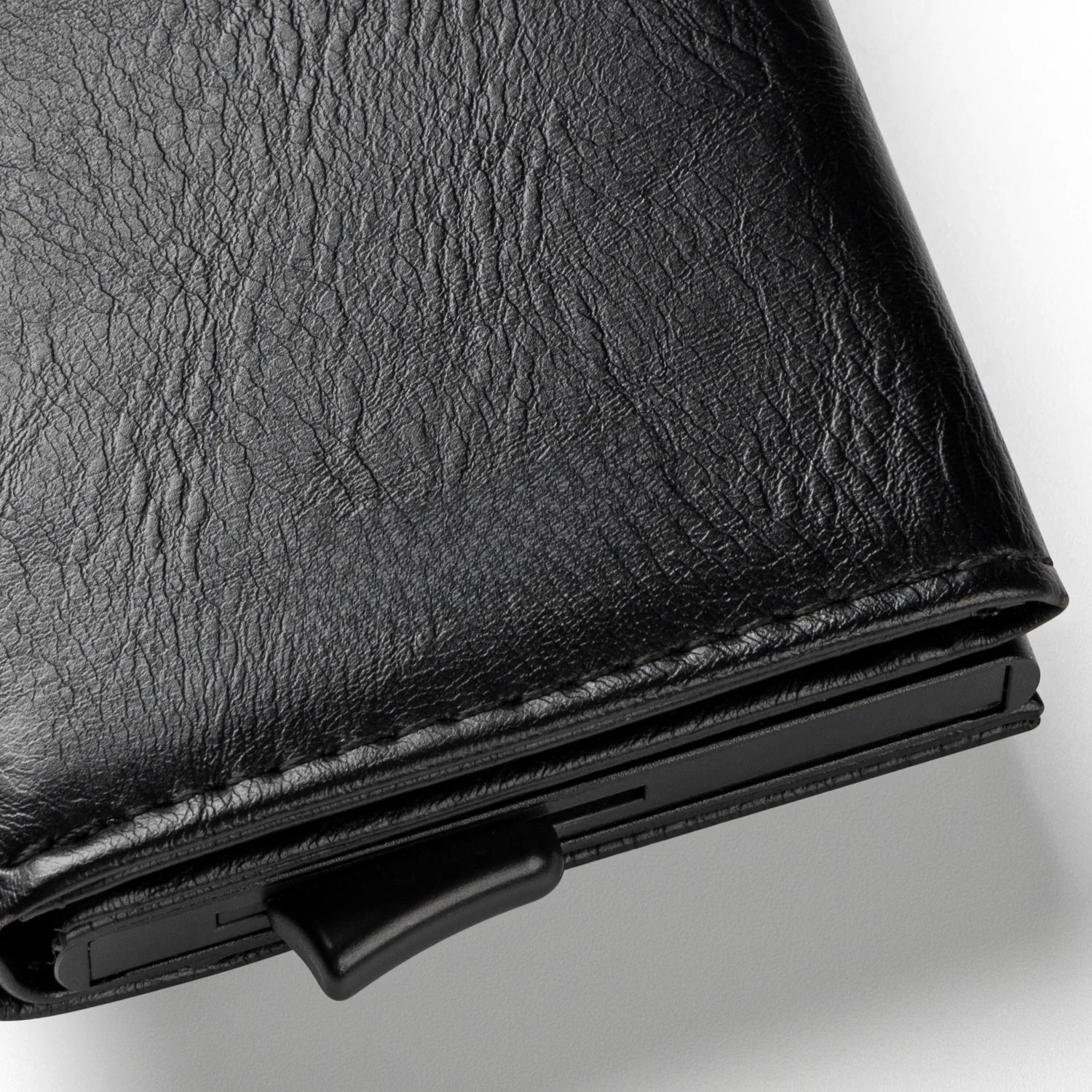 Billetera Slim Pop Up con Bloqueo RFID — Tarjetero Tri-fold para Hombre